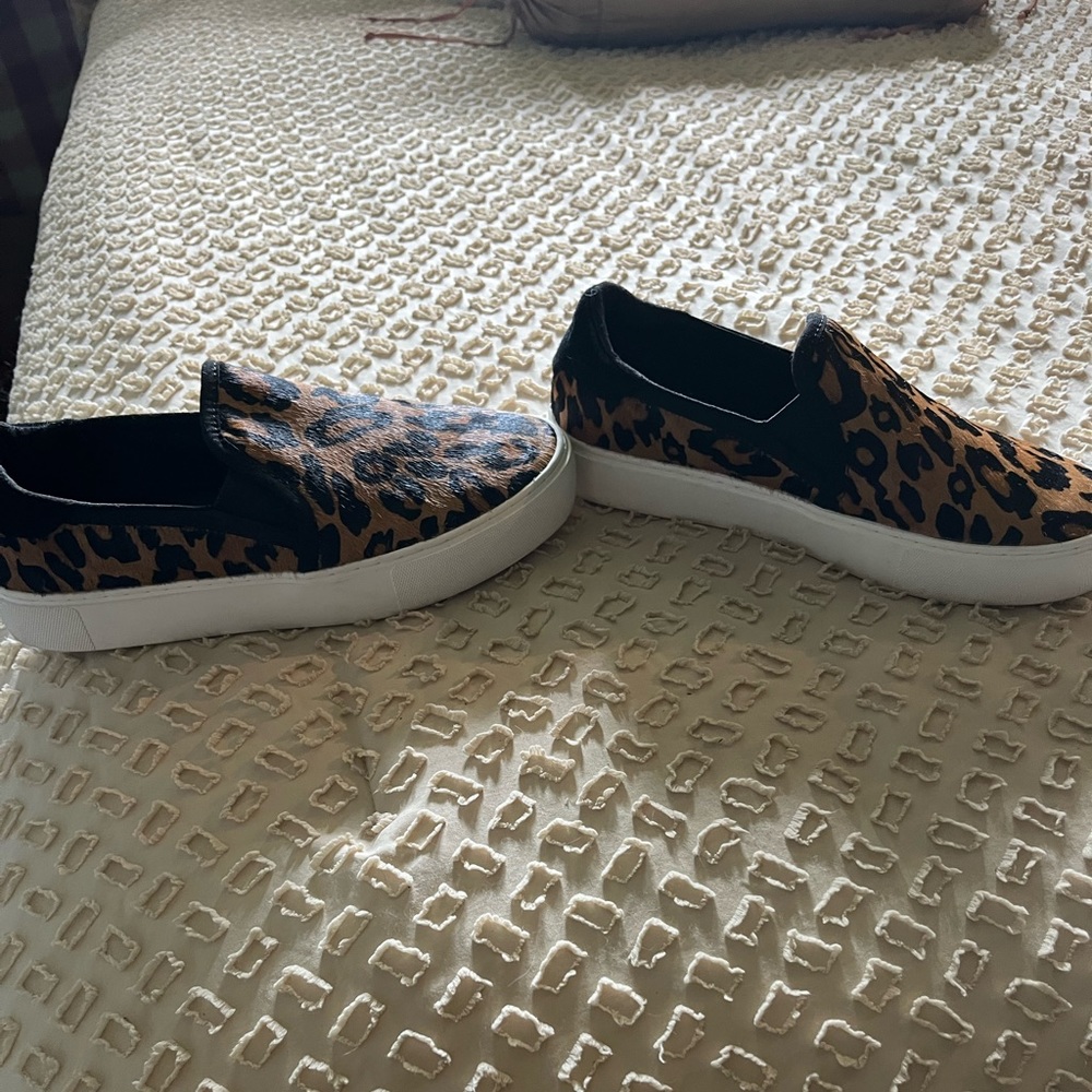 Ugg Pull-On Slip-On Leopard Shoe